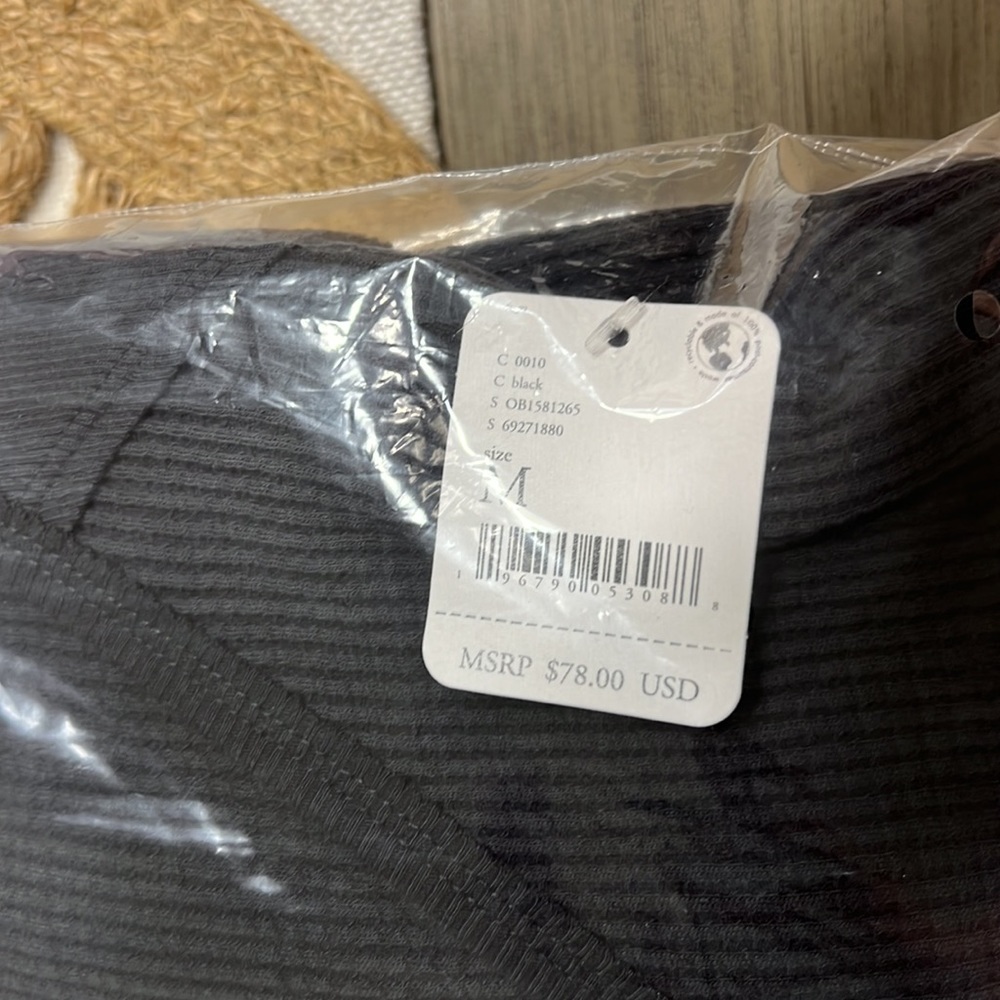 NWT FREE PEOPLE Santa Clara Thermal Black. - Picture 5 of 5